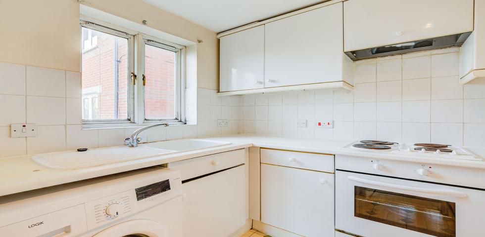 			NO TENANTS ADMINISTRATION FEES , 1 Bedroom, 1 bath, 1 reception Flat			 Swynford Gardens, Hendon Central